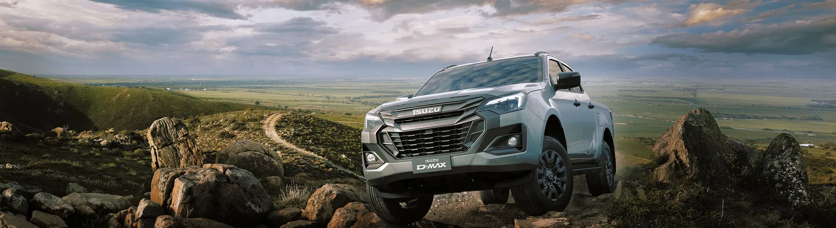 26MY_ISUZU_D-MAX-7_EU-LHD_CREW_4K