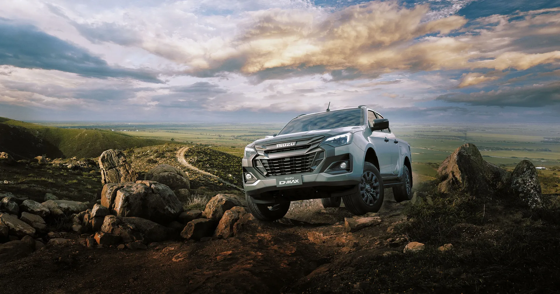 26MY_ISUZU_D-MAX-7_EU-LHD_CREW_4K