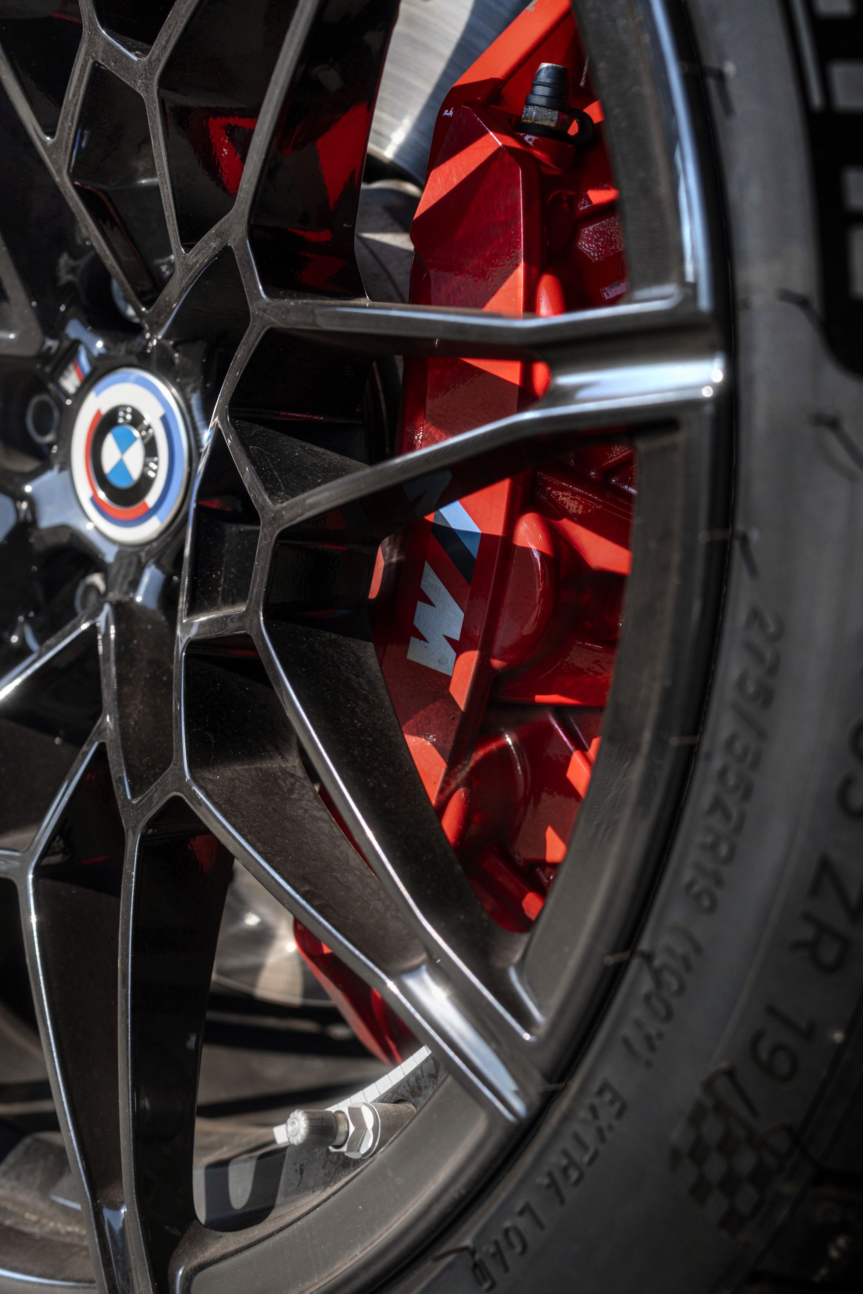 2023 BMW M3 Touring wheel iphone background brake calliper