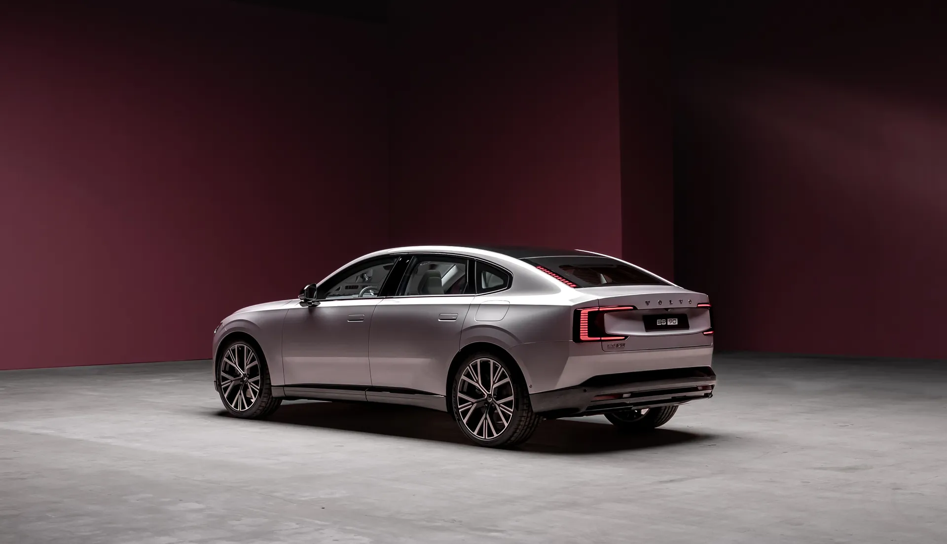 2025_Volvo_ES90_Exterior_HD