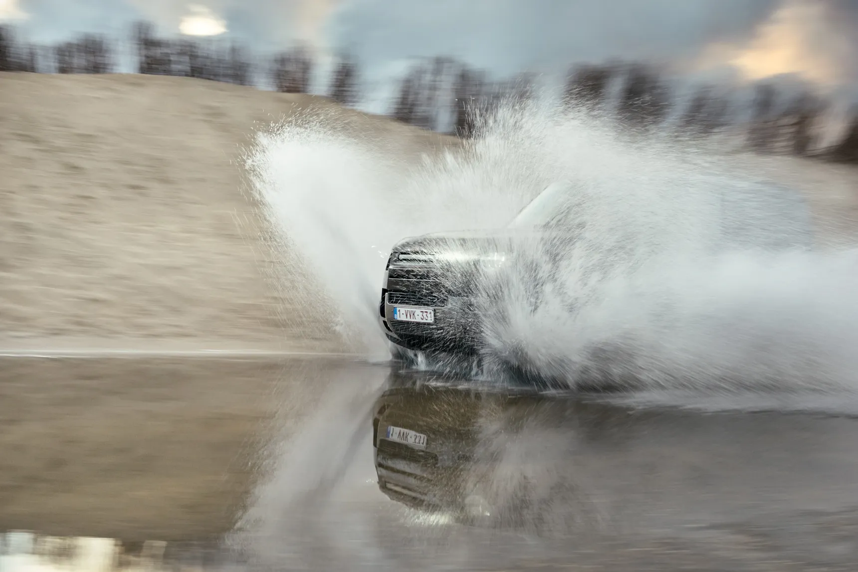 2024 Defender 90 P400 water wade