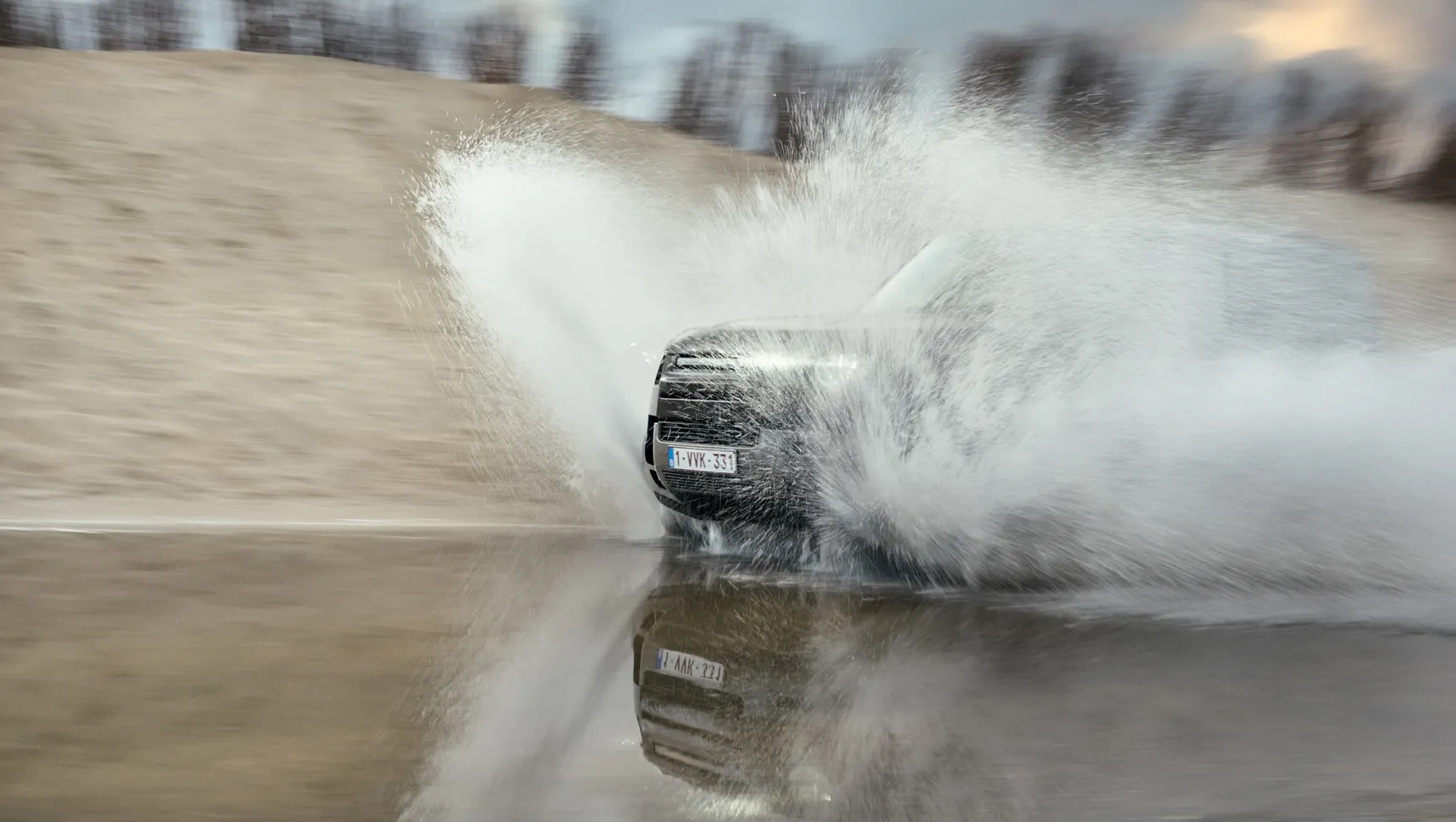 2024 Defender 90 P400 water wade