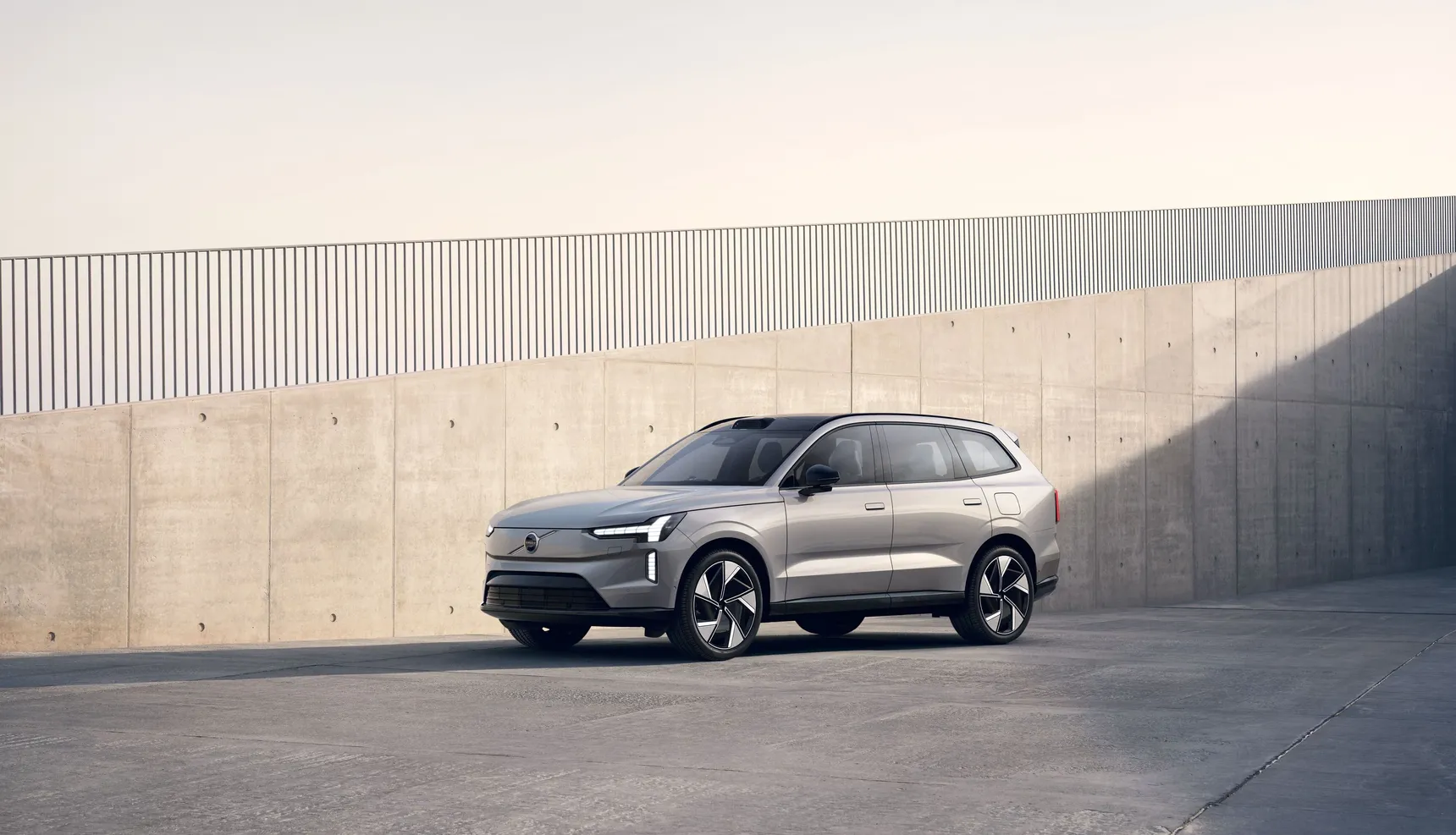 2024_Volvo EX90_Exterior_HD