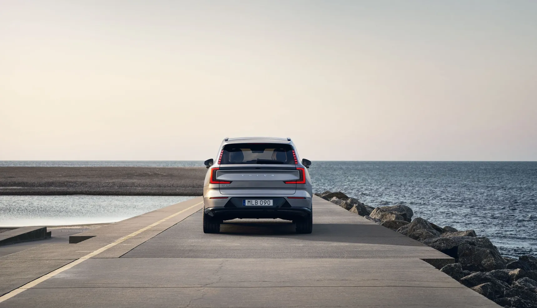 2024_Volvo EX90_Exterior_HD