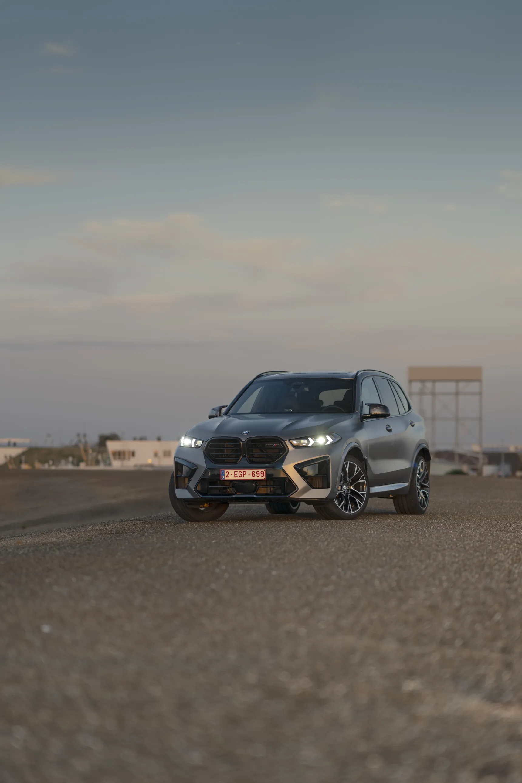 2025 BMW X5 M iphone background front