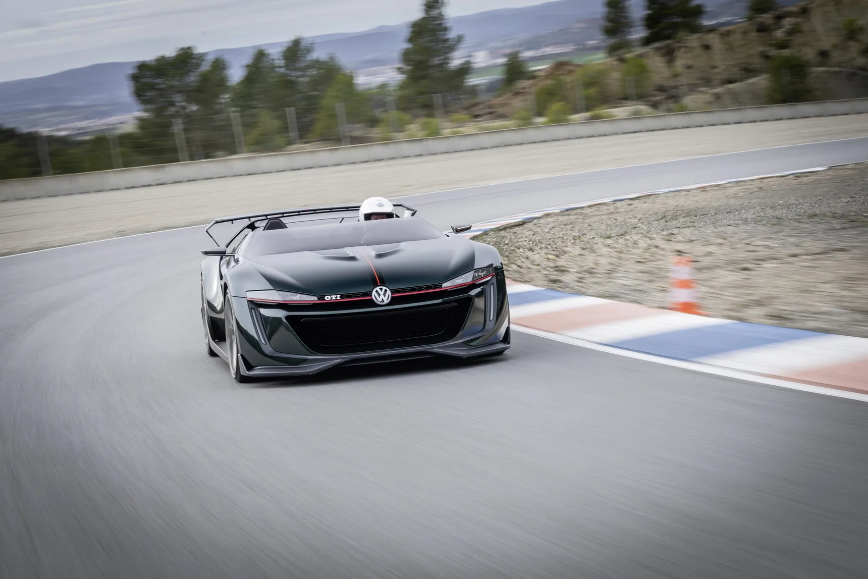 50-Years-GTI-2014-Volkswagen-Golf-GTI-Roadster-Concept-Car