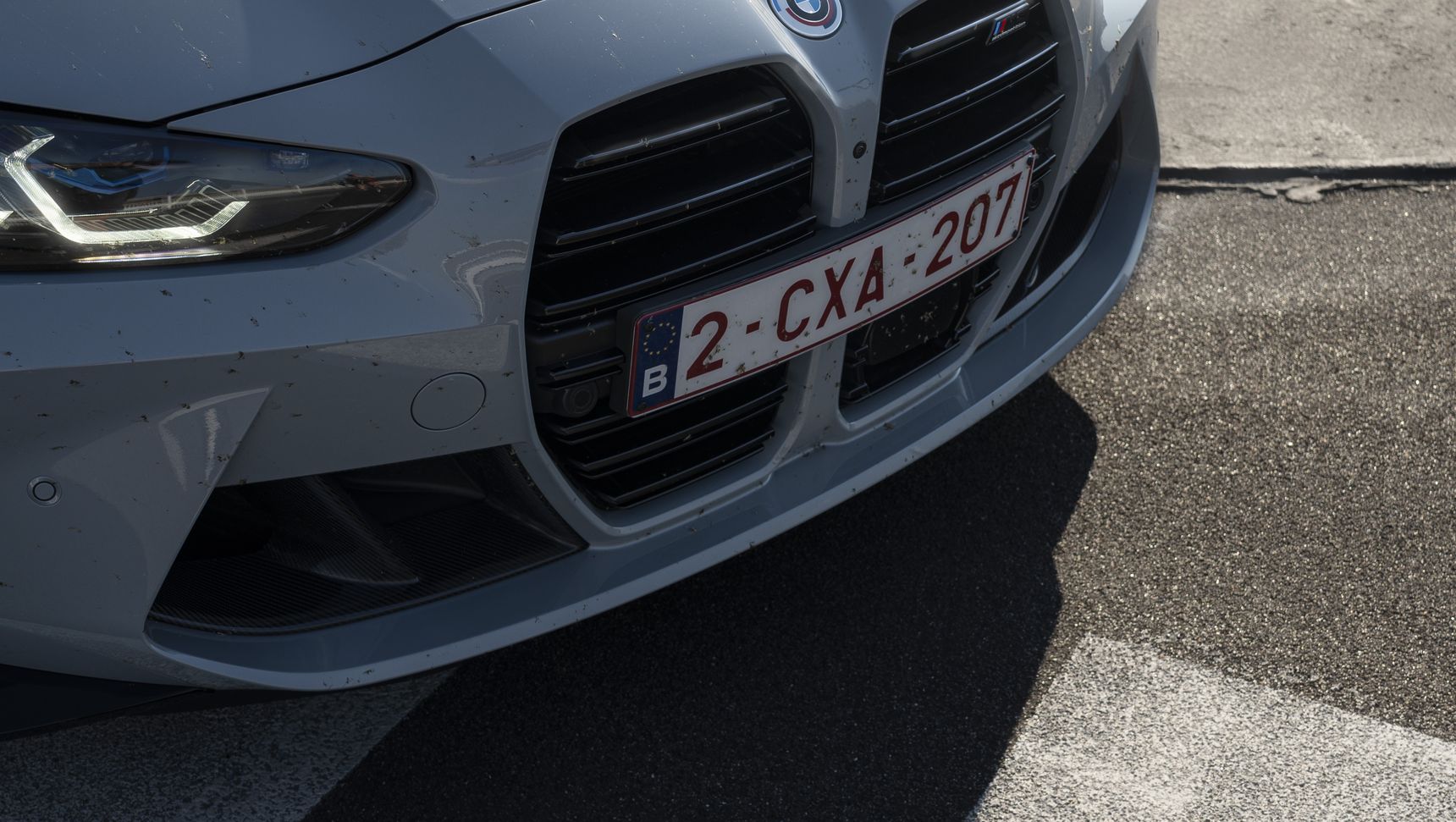 2023 BMW M3 Touring front grille iphone background