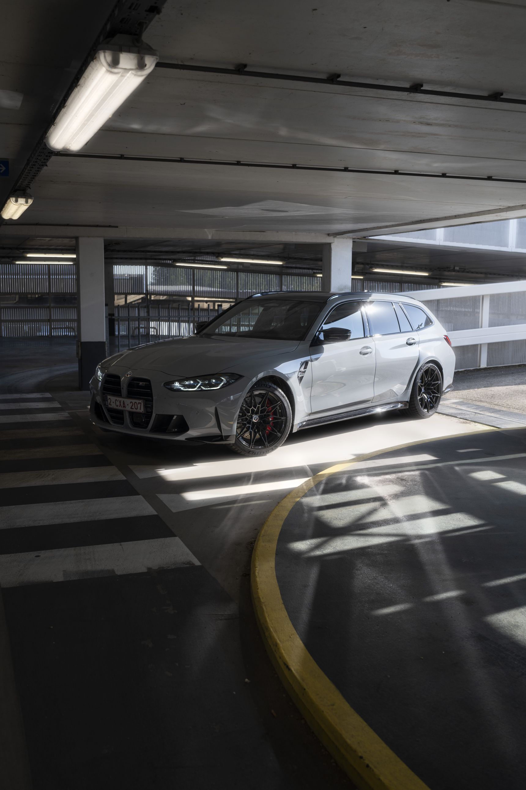 2023 BMW M3 Touring iphone background front 3/4