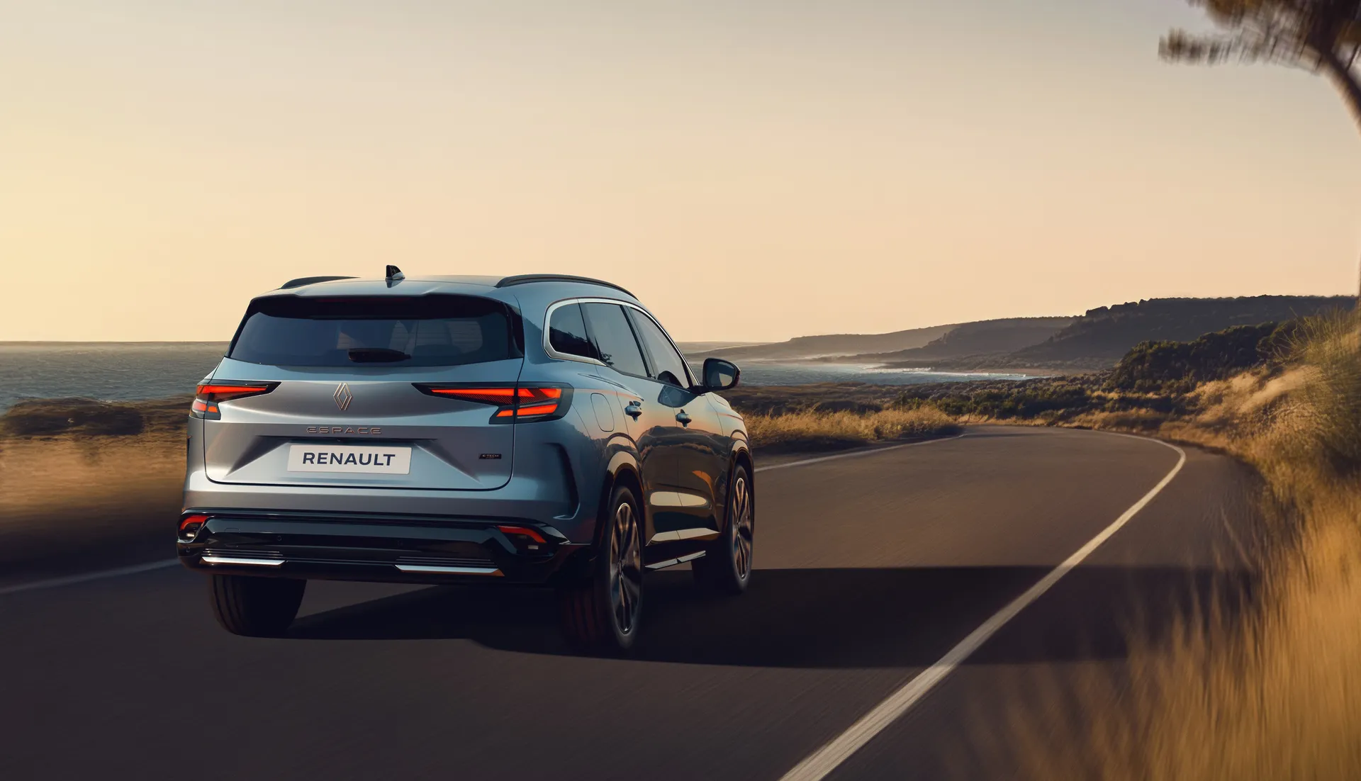 2025_New_Renault_Espace_Rear_View_HD