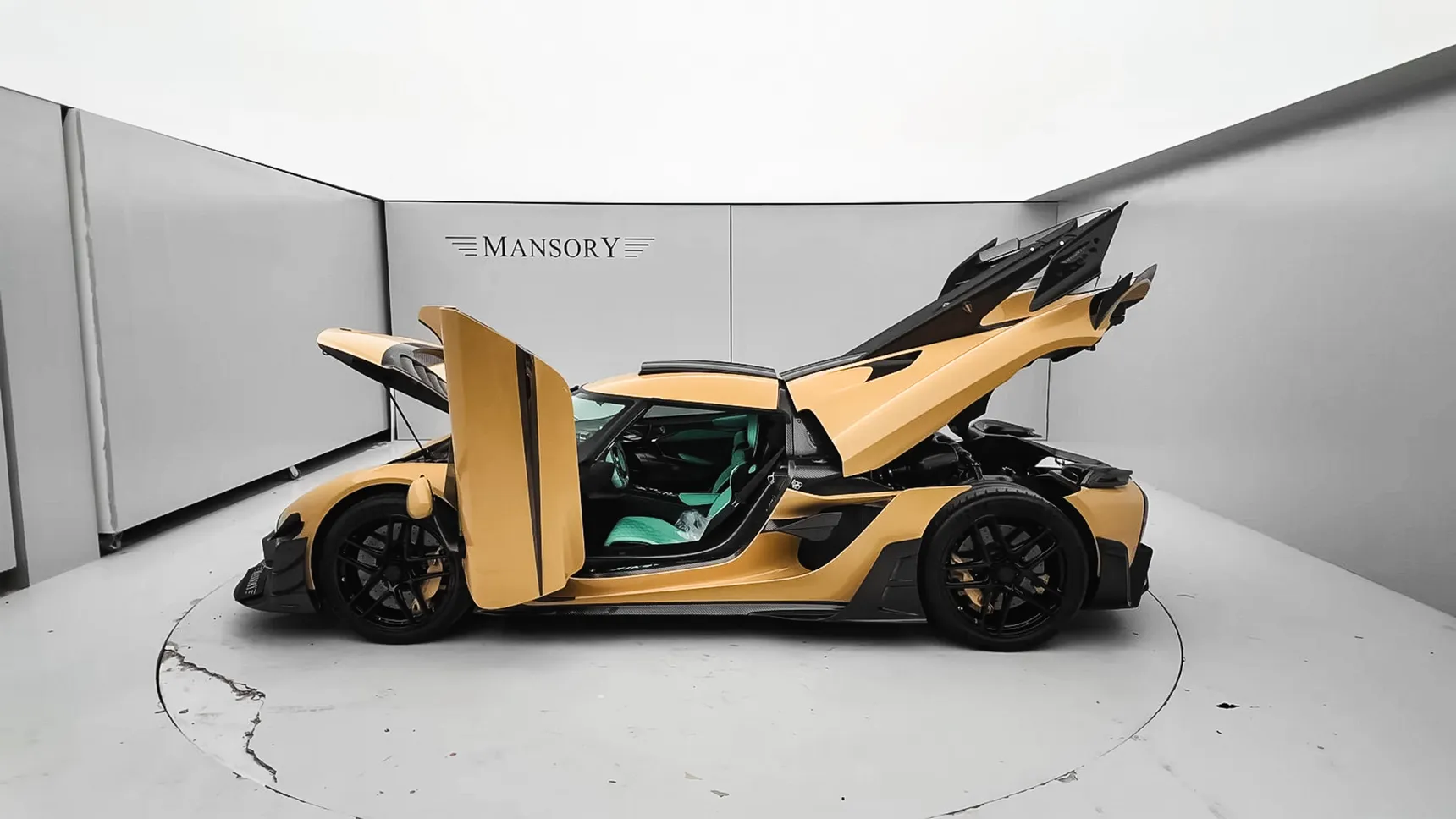 2026-Mansory-Koenigsegg-Jesko-Attack-Spartans-HD