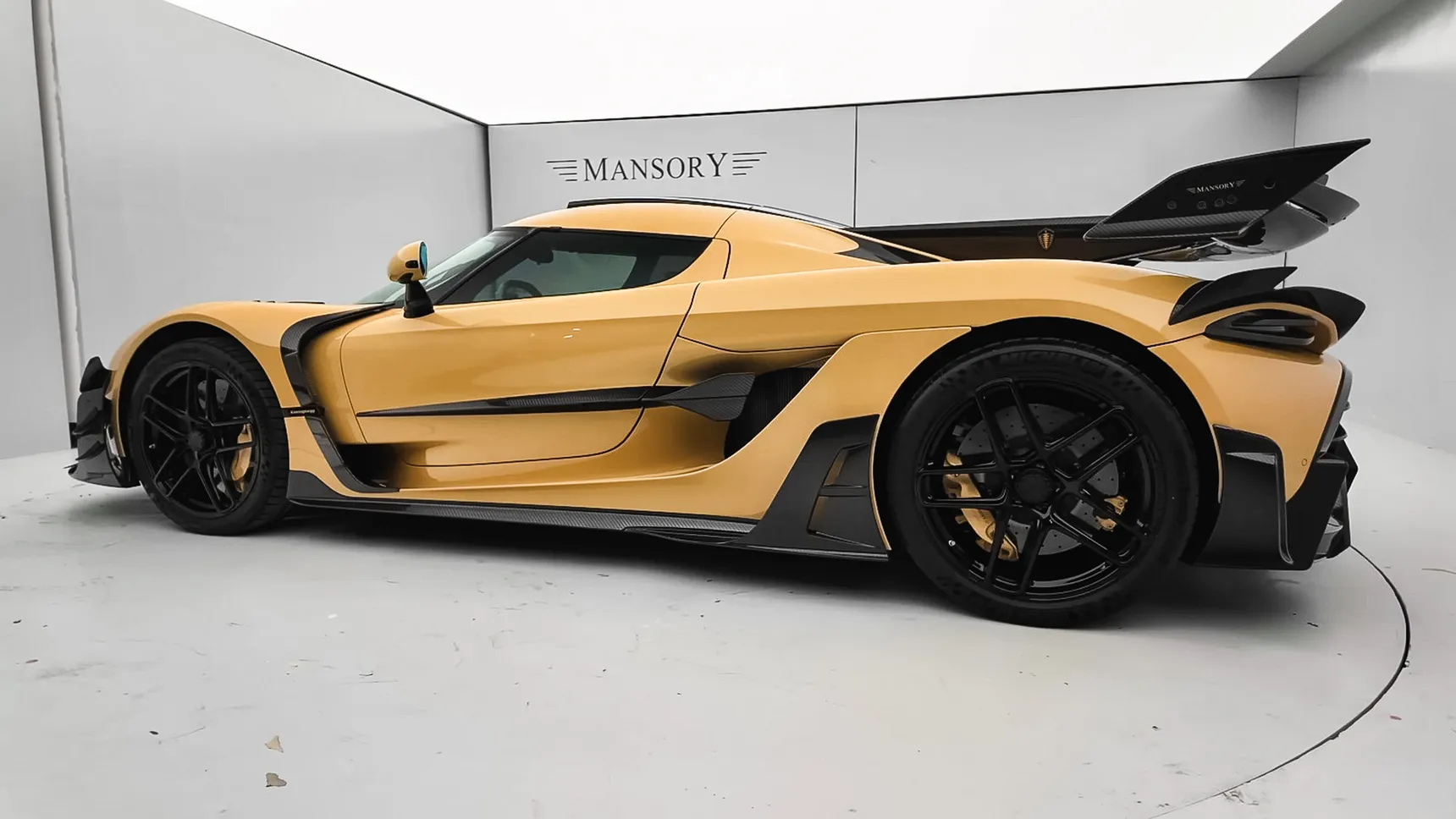2026-Mansory-Koenigsegg-Jesko-Attack-Spartans-HD