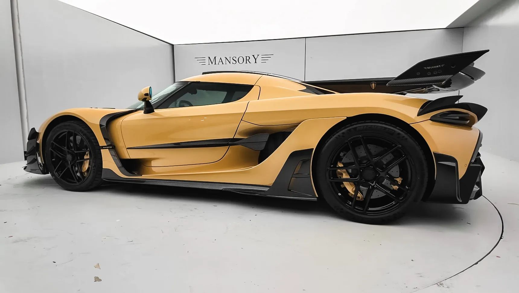 2026-Mansory-Koenigsegg-Jesko-Attack-Spartans-HD
