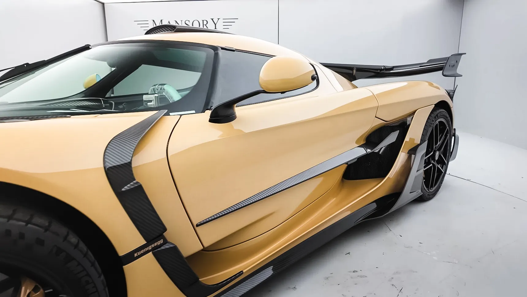 2026-Mansory-Koenigsegg-Jesko-Attack-Spartans-HD