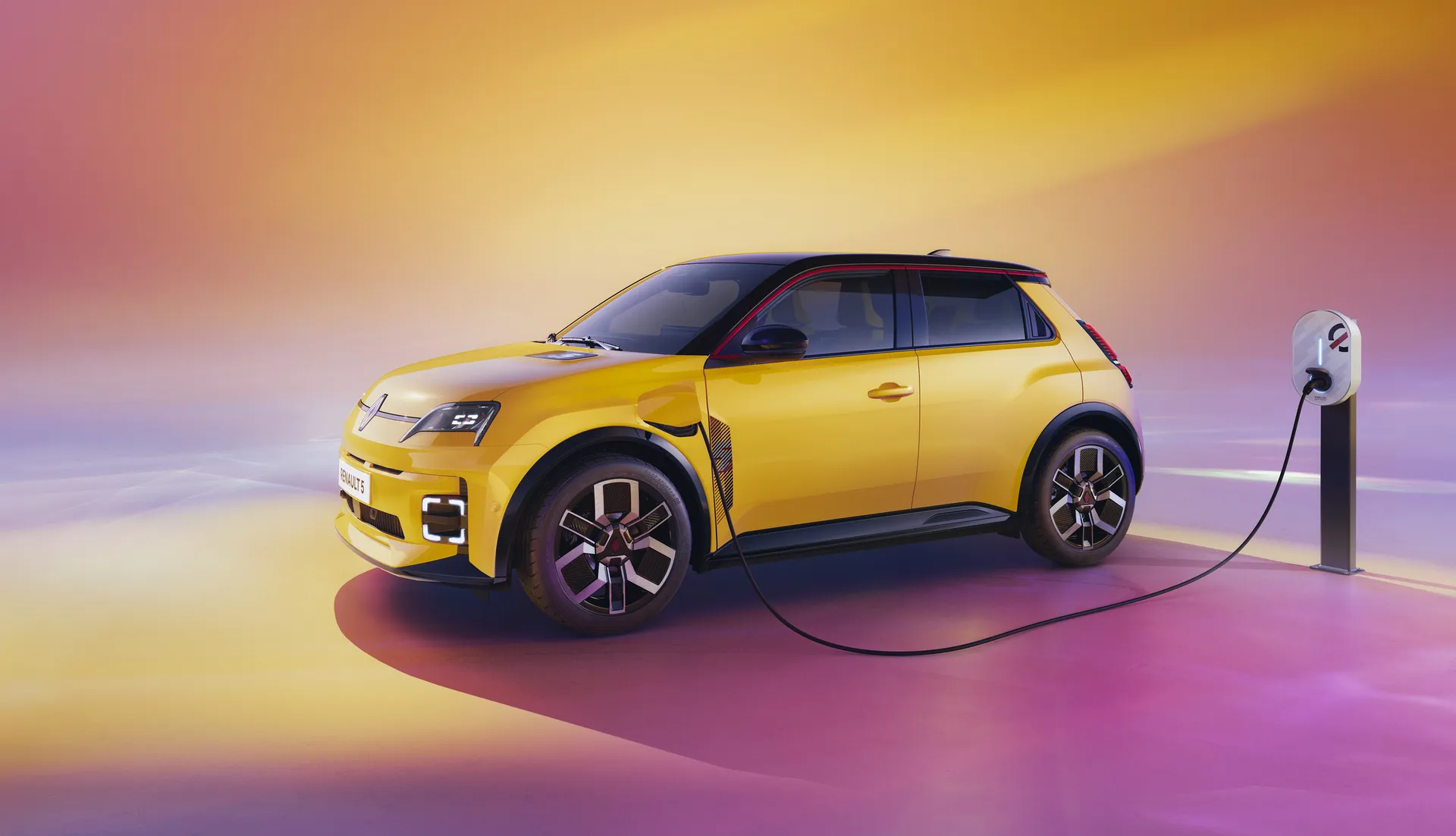 2024_Renault5_E-Tech_Electric_Exterior_HD_Charging_SideView