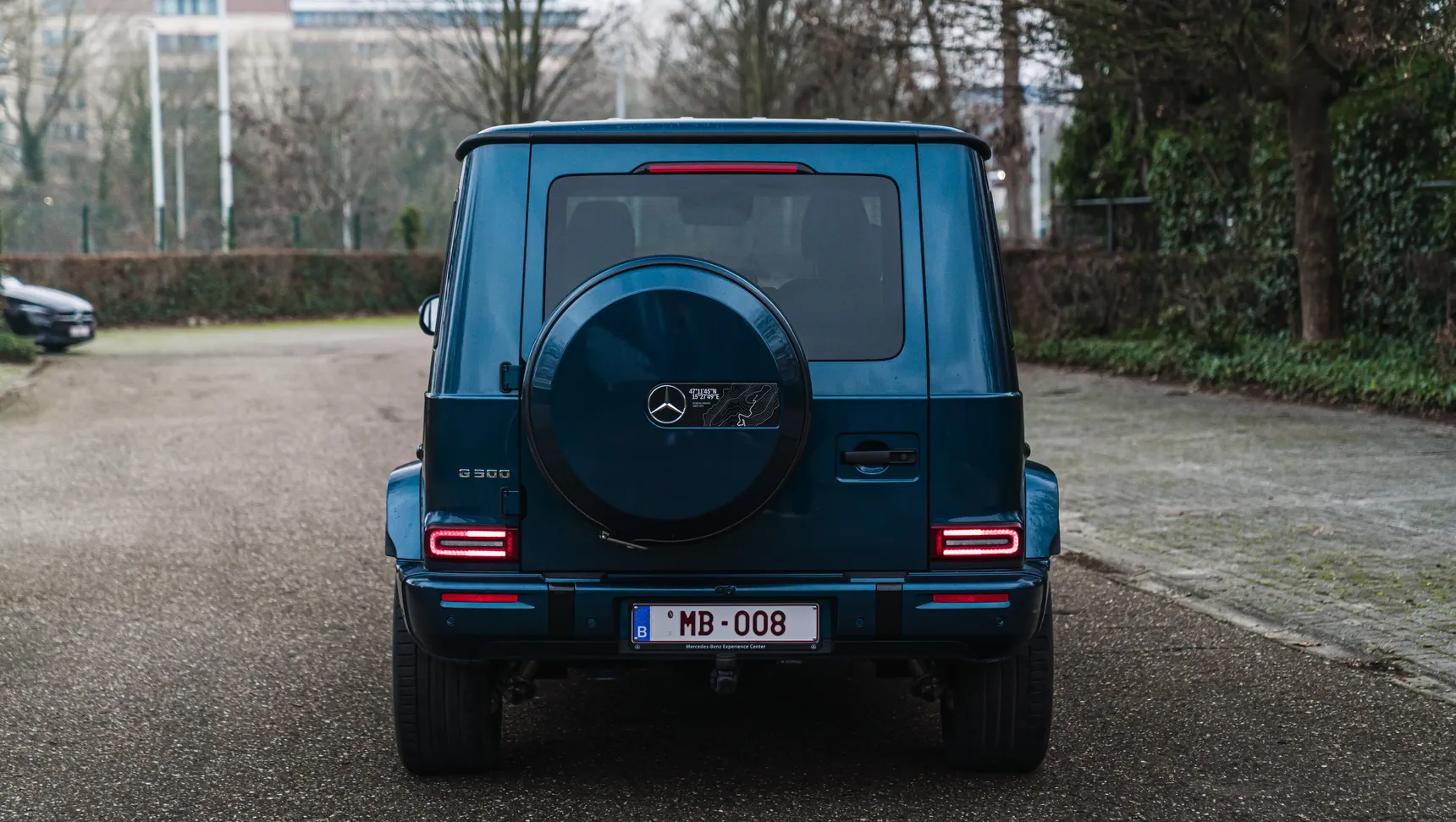 2025-Mercedes-Benz-GClass-G500-Manufaktur-Exterior-OceanBlue-HD