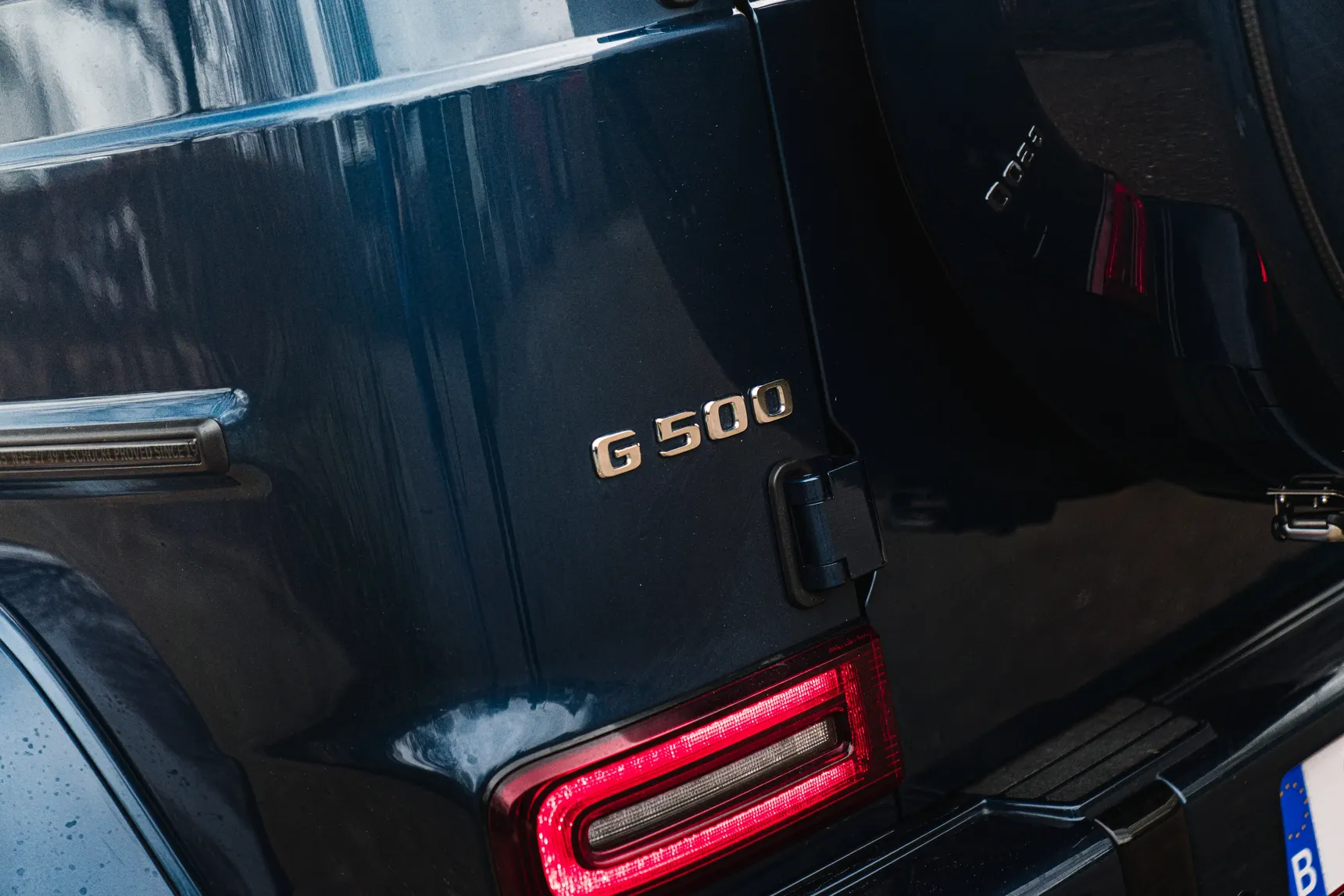 2025-Mercedes-Benz-GClass-G500-Manufaktur-Exterior-OceanBlue-HD