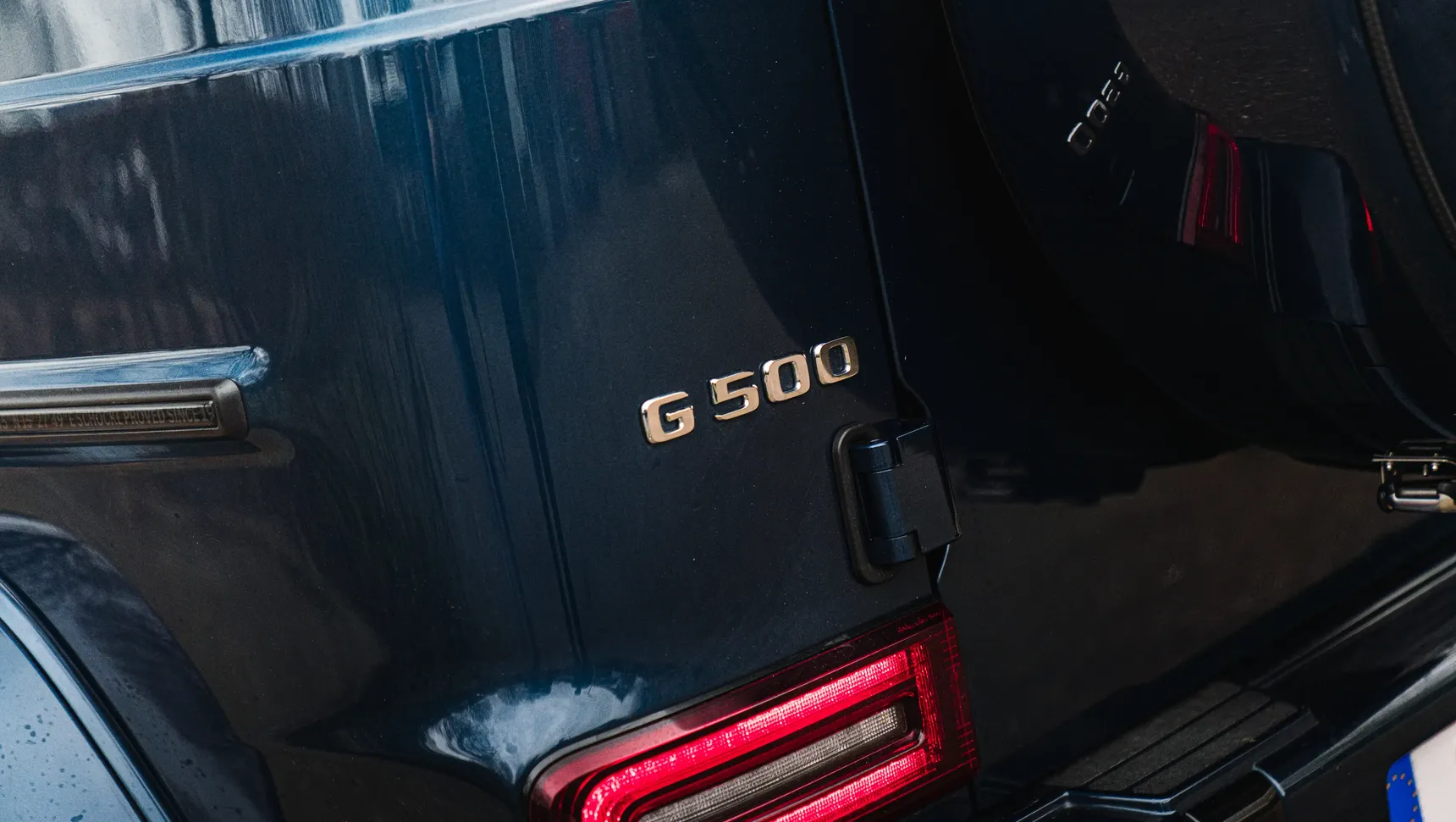 2025-Mercedes-Benz-GClass-G500-Manufaktur-Exterior-OceanBlue-HD