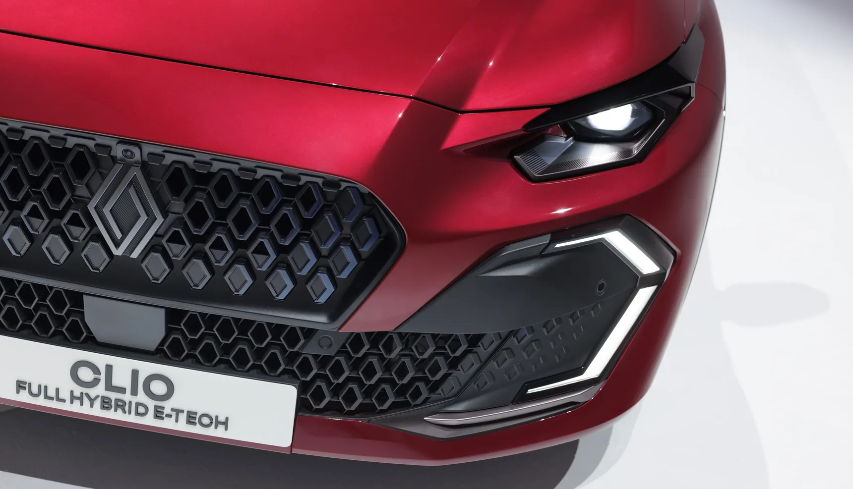 Renault Clio full hybrid E-Tech - Esprit Alpine - Absolute Red