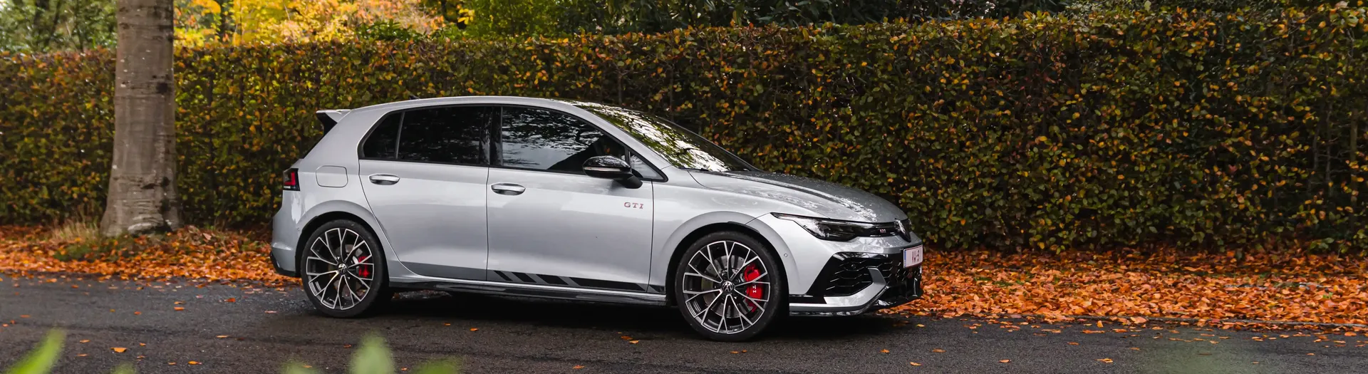 2025_volkswagen_golf_gti_clubsport-03_sideview