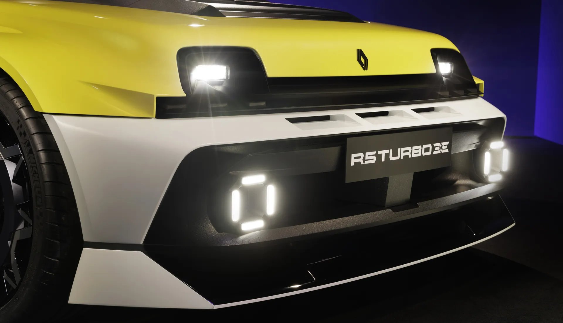 2025_Renault_5_Turbo_3E_Exterior_Front_Bumper_HD