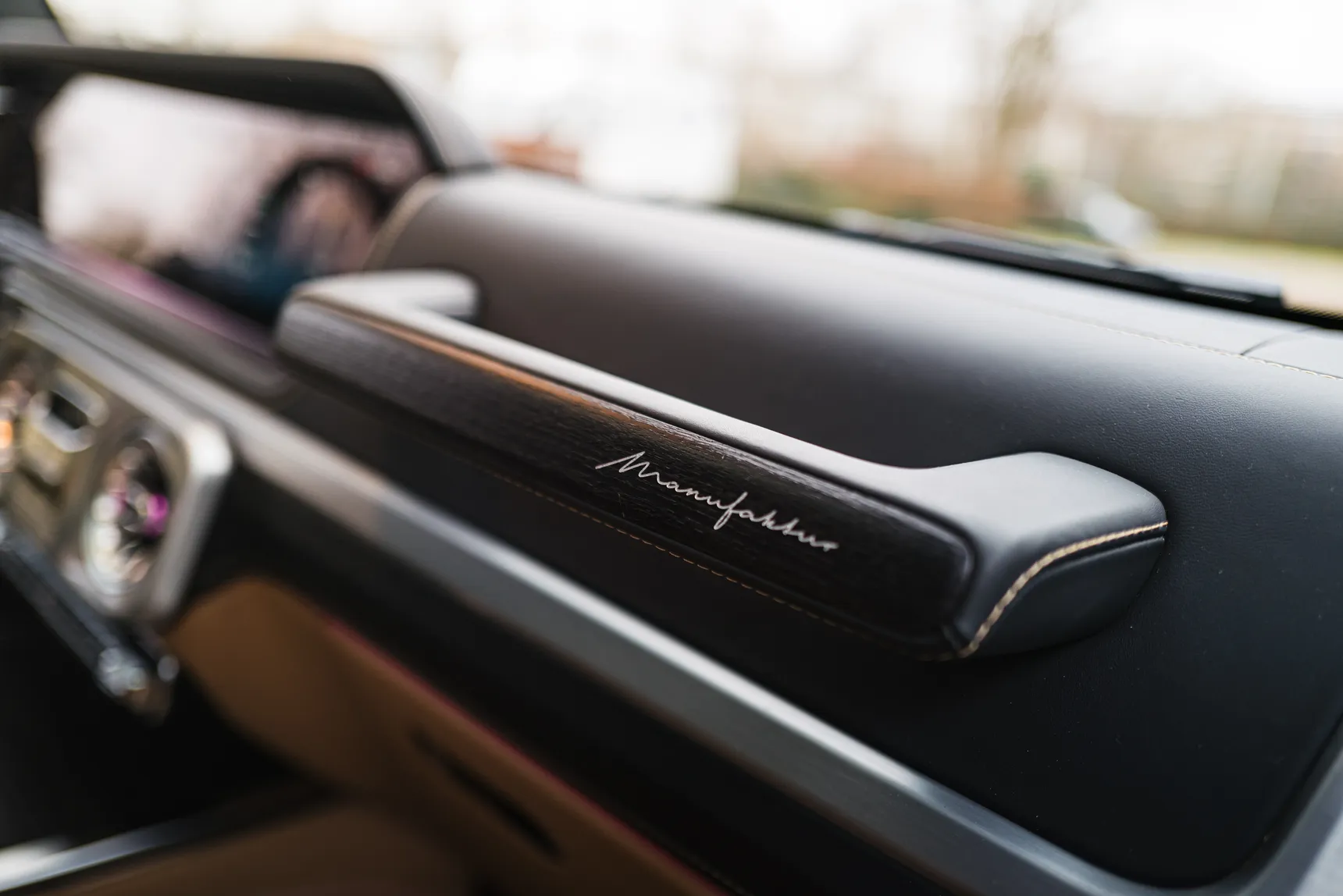 2025-Mercedes-Benz-GClass-G500-Manufaktur-Interior-HD