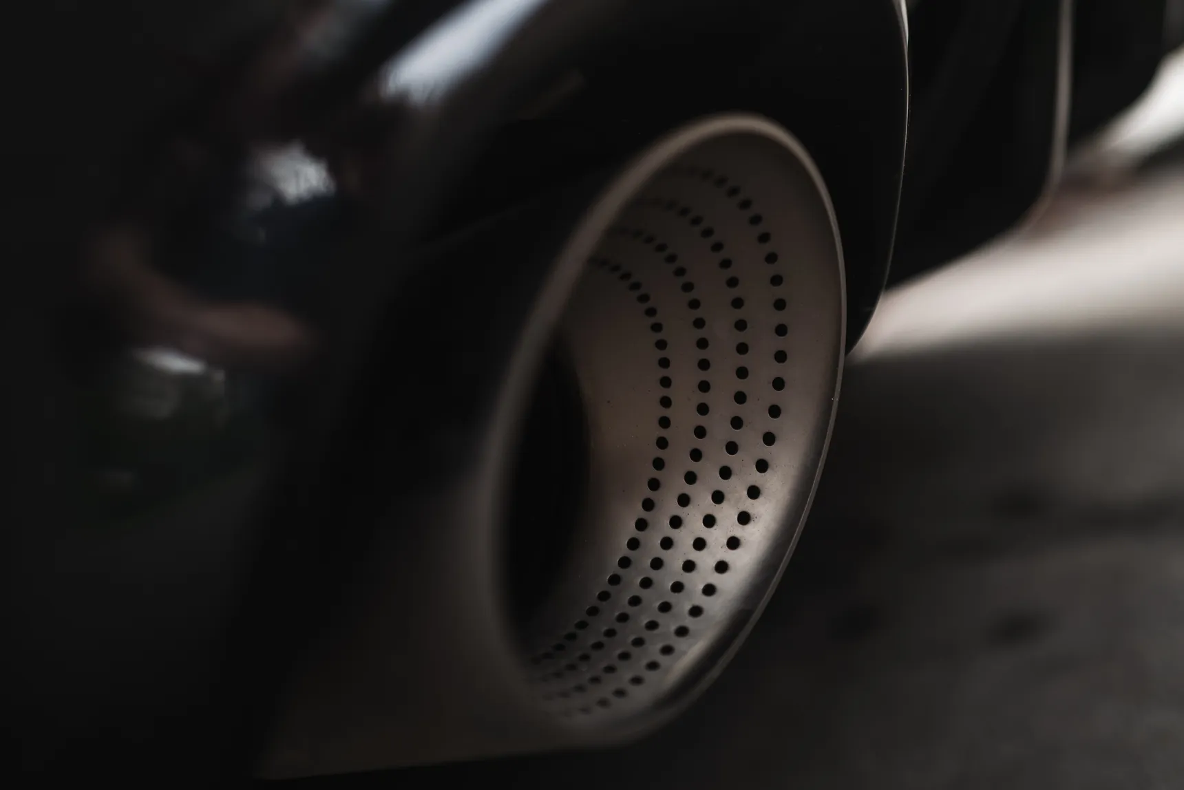 2025_Volkswagen_Golf_GTI_Clubsport-18_akrapovic_exhaust