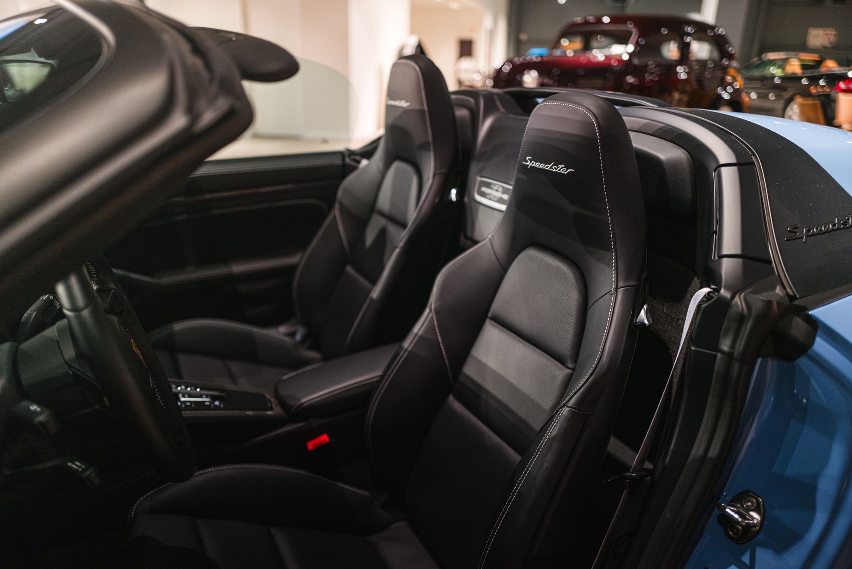 2020-Porsche-911Speedster-PaintToSample-AetnaBlue-CollectionVermant-Interior-HD