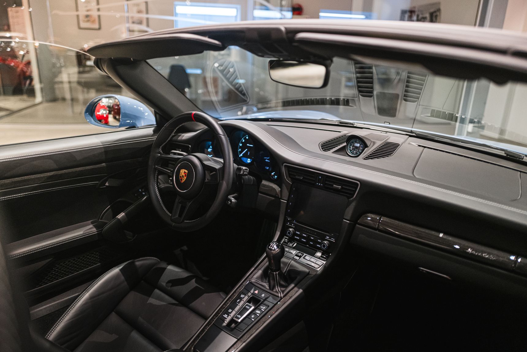 2020-Porsche-911Speedster-PaintToSample-AetnaBlue-CollectionVermant-Interior-HD