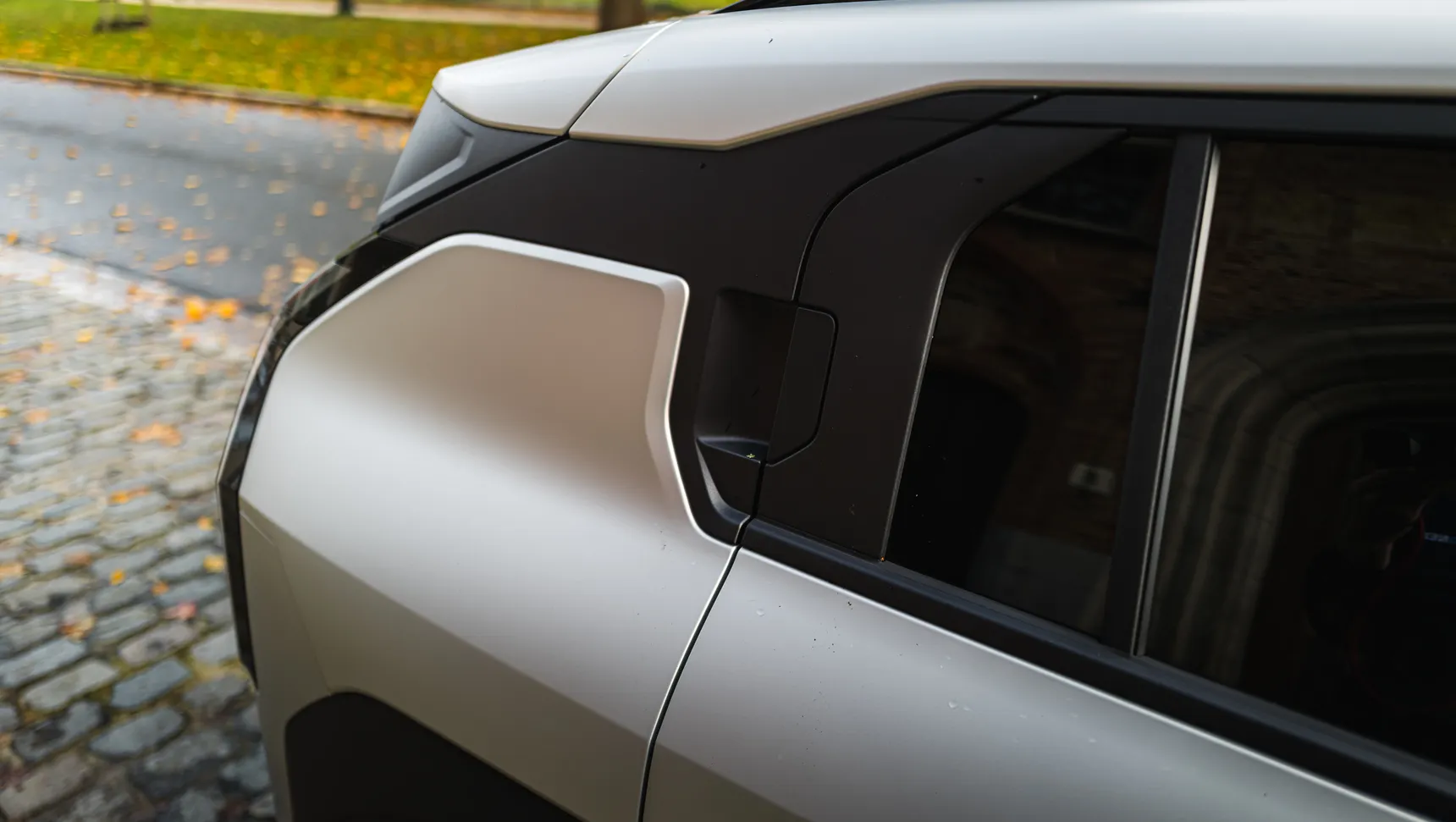 2025_kia_ev3_business_plus_sideview_detail