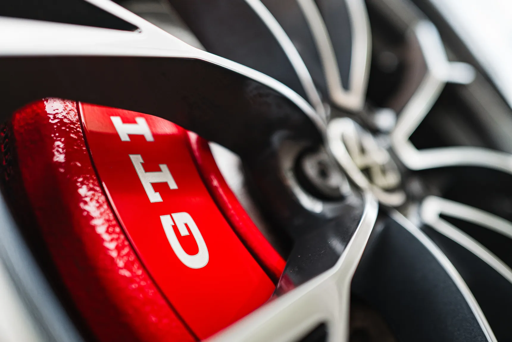 2025_Volkswagen_Golf_GTI_Clubsport-20_wheel_brake_caliper