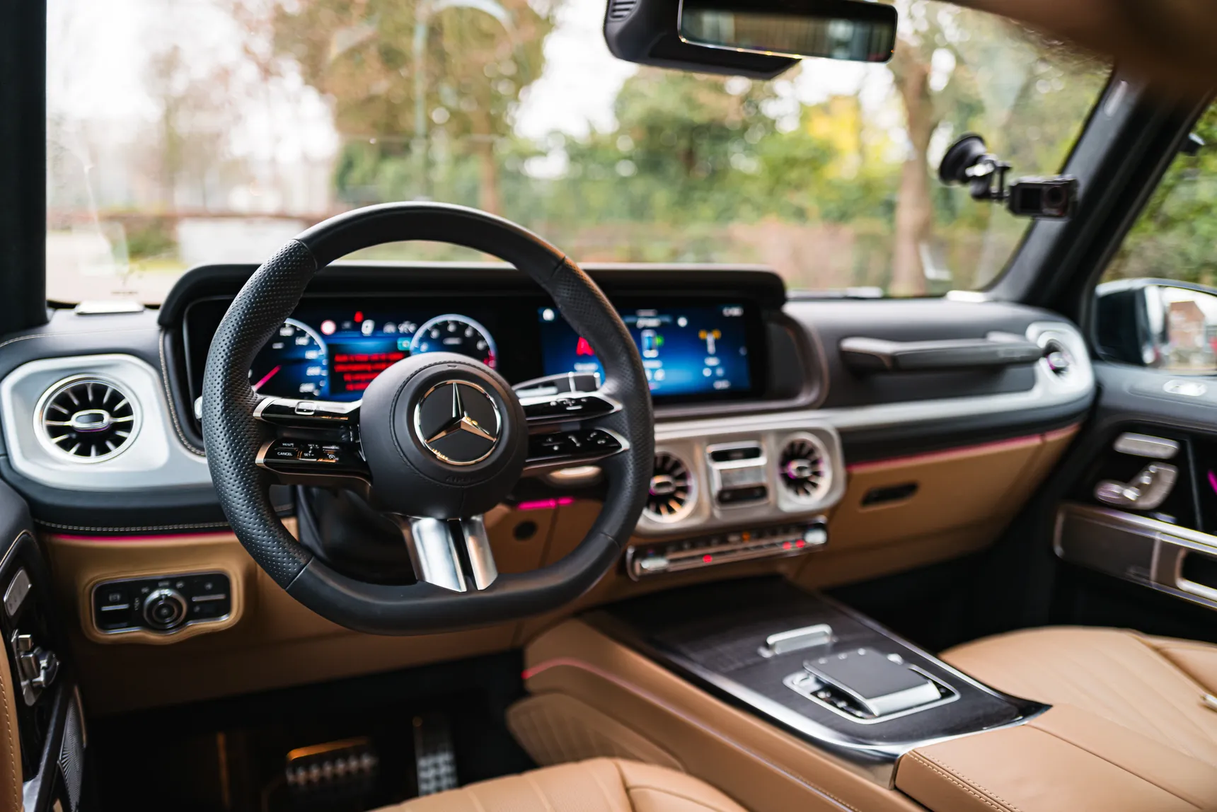 2025-Mercedes-Benz-GClass-G500-Manufaktur-Interior-HD