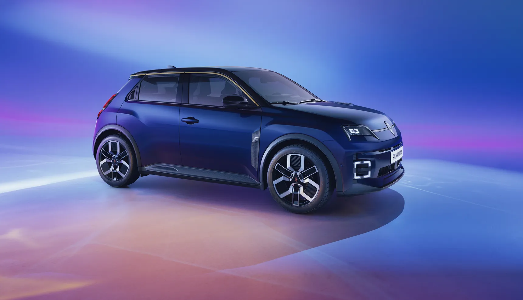 2024_Renault5_E-Tech_Electric_Exterior_HD_Blue