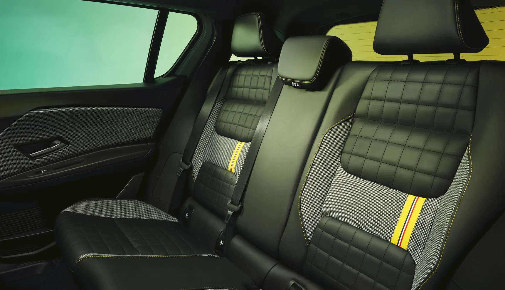 2024_Renault4_E-Tech_Electric_HD_Interior_Rear_Seats