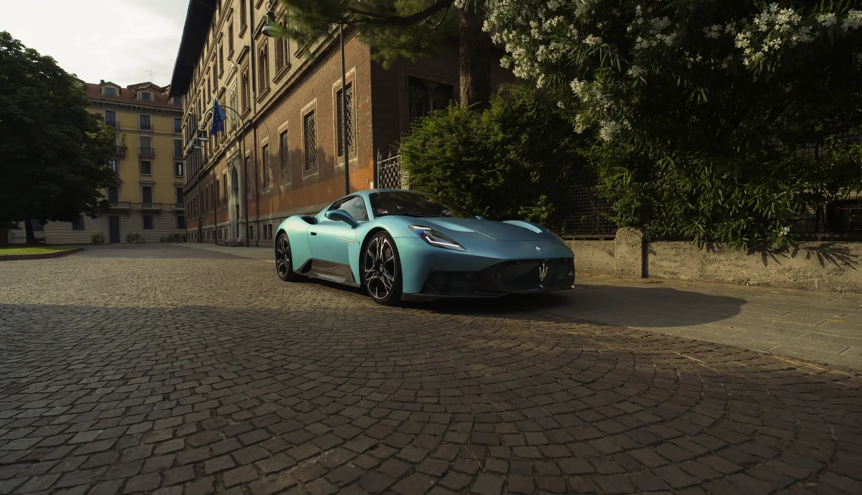 maserati-mcpura-coupe-2024-630hp-v6-auto-blu-infinito