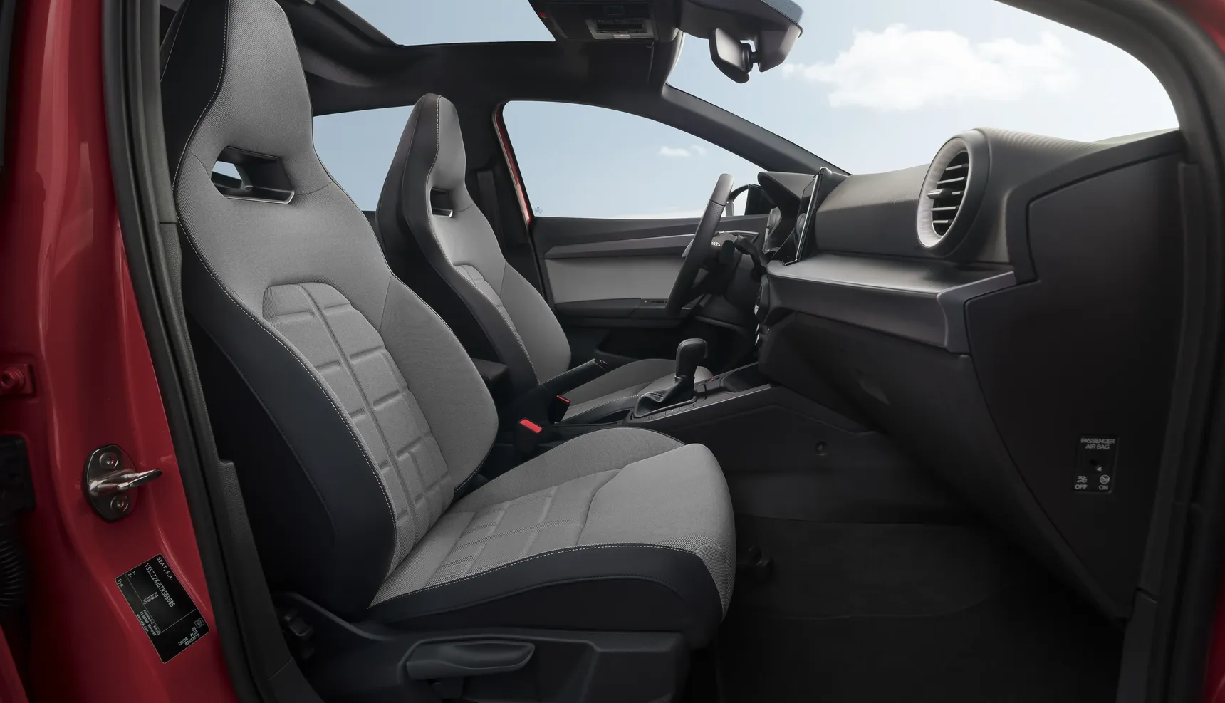 New-SEAT-Ibiza-brings-fresh-design-and-youthful-spirit_HQ