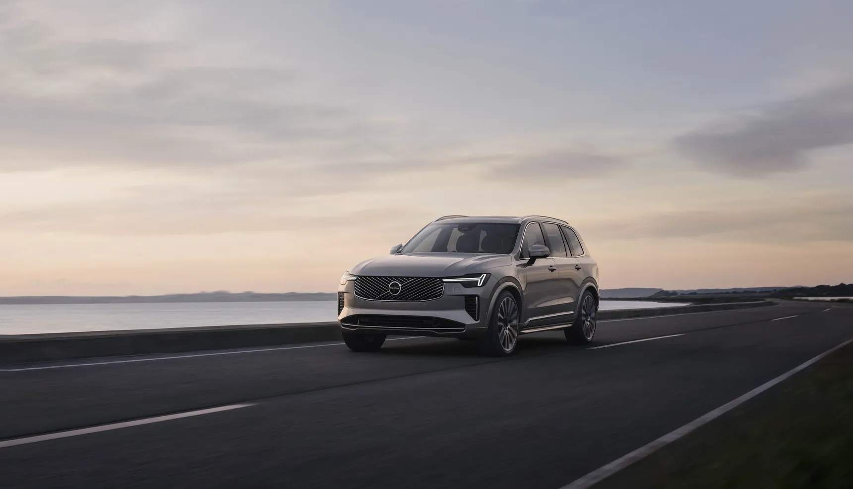 2025_New_Volvo_XC90_Exterior