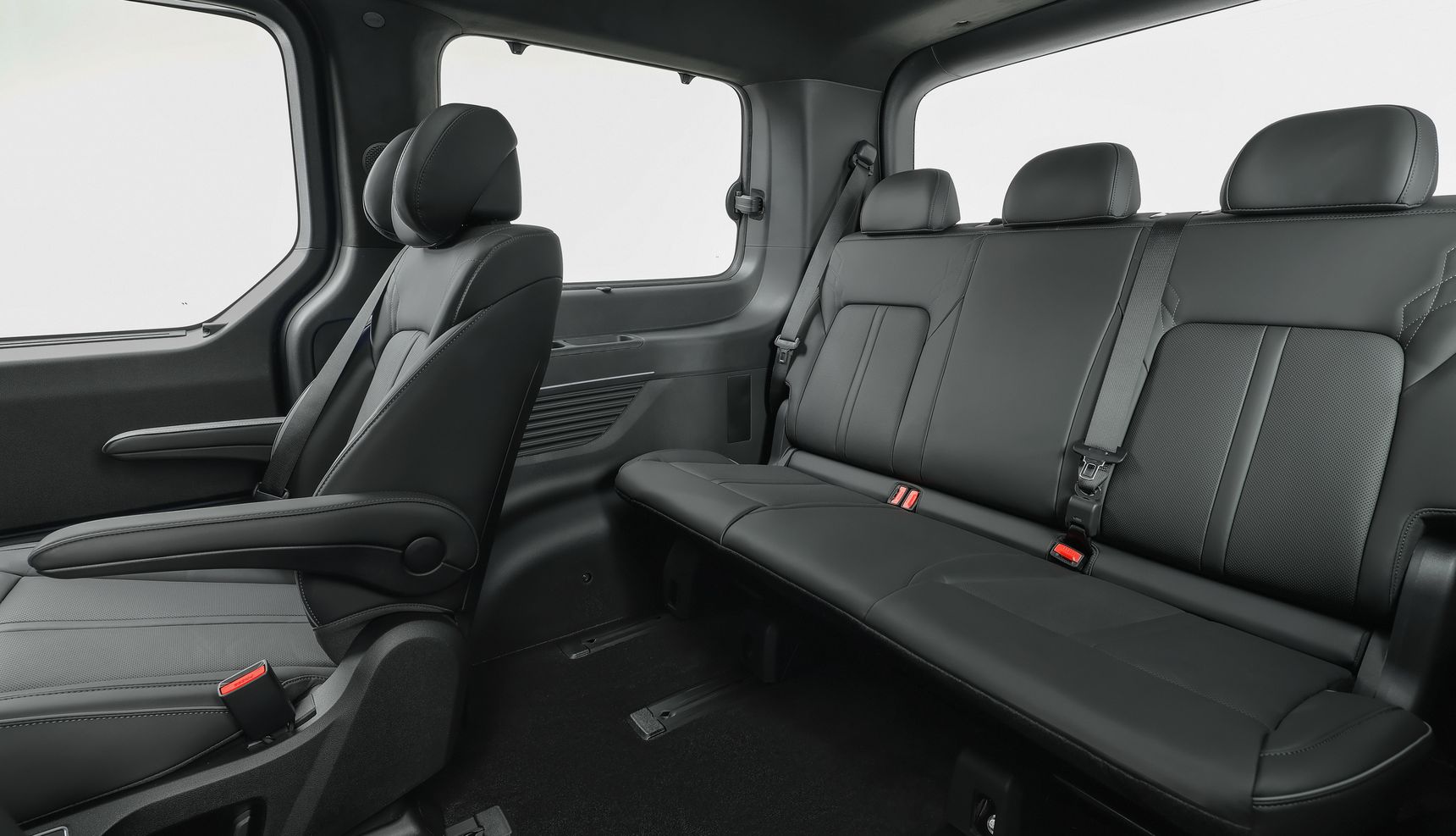 2026_Hyundai_STARIA_Electric_Interior_Wallpaper_HD