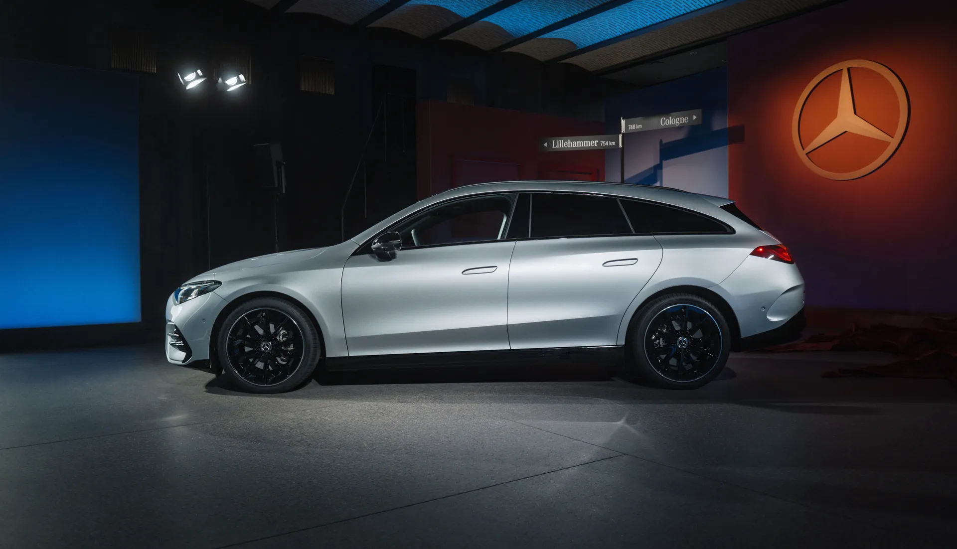 2025_MercedesBenz_CLAShootingBrake_EQTechnology_Exterior