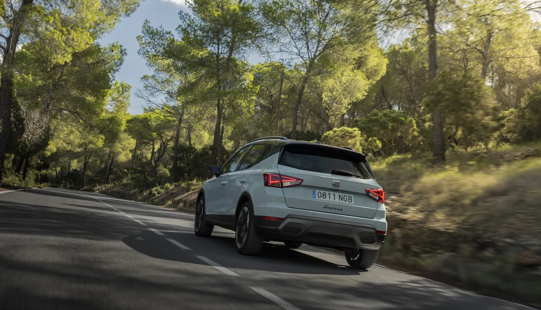 The-new-SEAT-Arona-steps-up-as-a-more-robust-urban-SUV-with-a-dynamic-character_HQ_Exterior