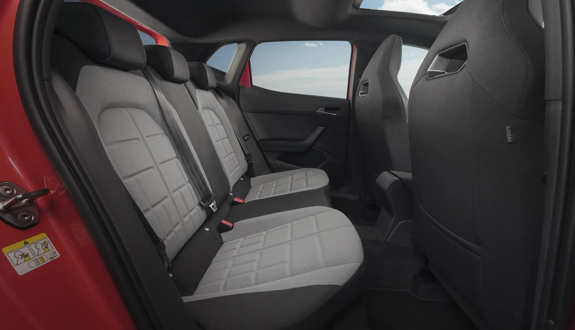 New-SEAT-Ibiza-brings-fresh-design-and-youthful-spirit_HQ