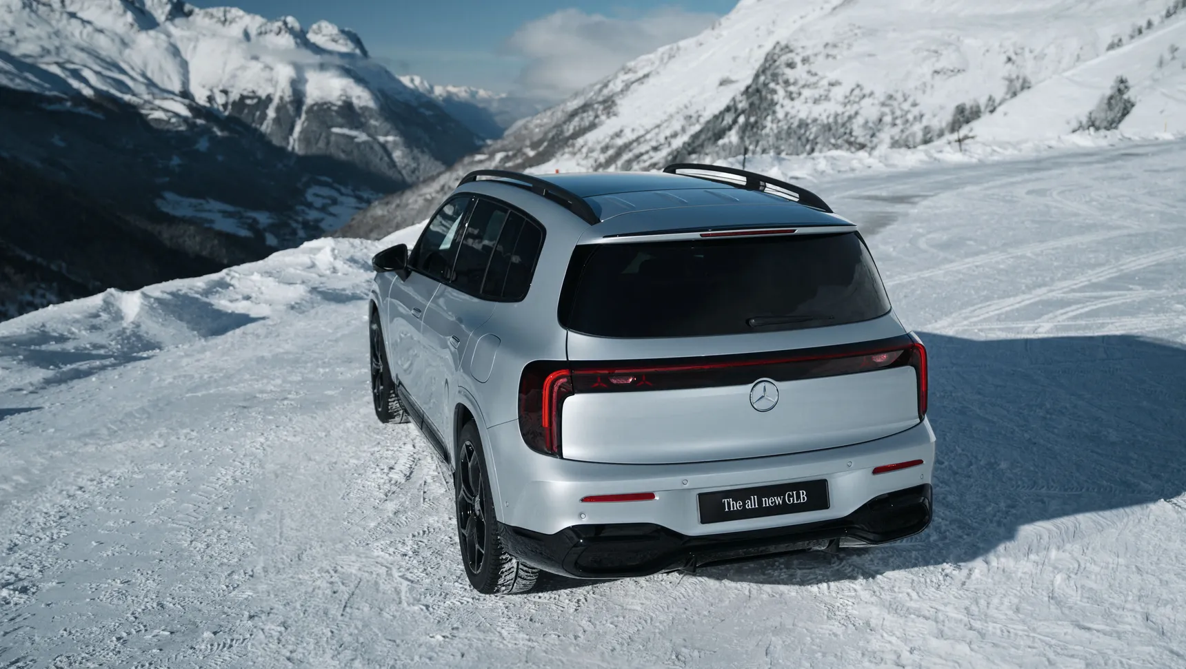 2026 Mercedes-Benz GLB grays silver amg line rear