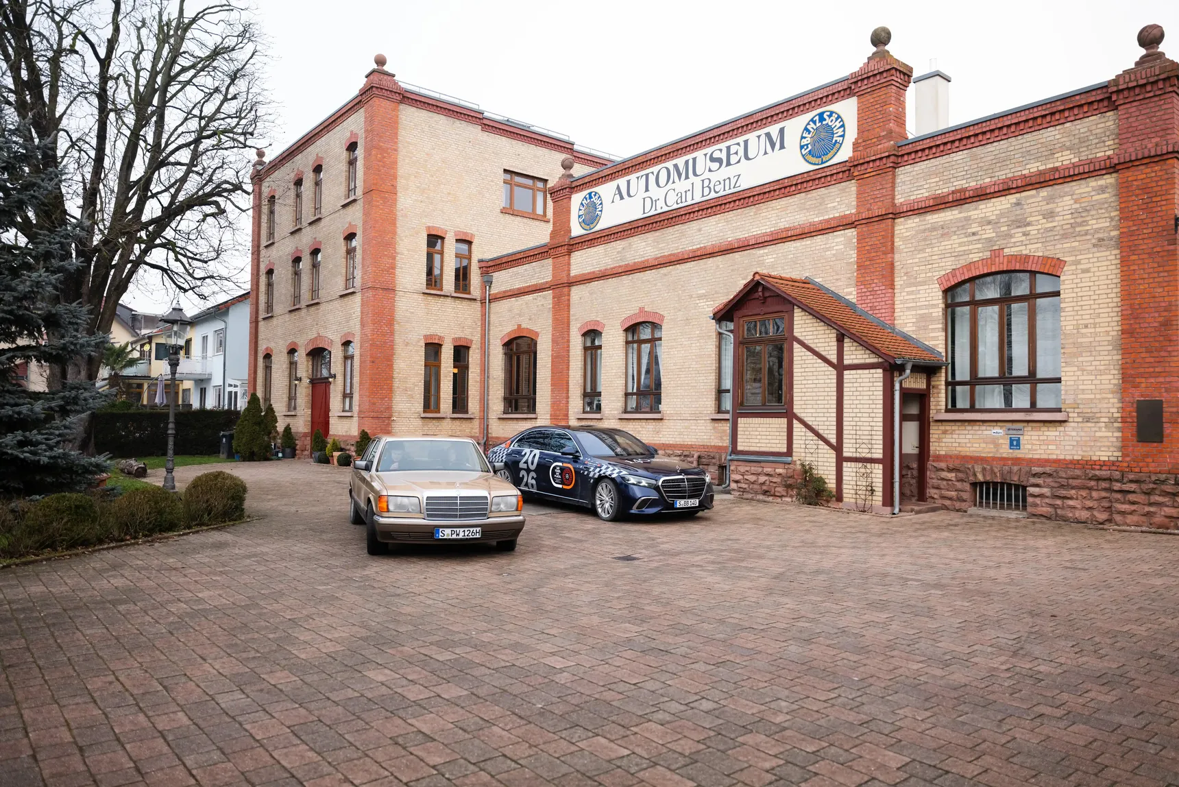 2026-Mercedes-Benz-140-Years-140-Places-S-Klasse-World-Tour-HD