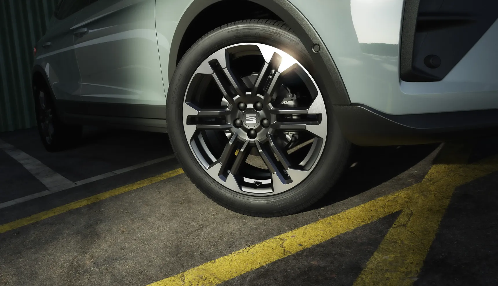 The-new-SEAT-Arona-steps-up-as-a-more-robust-urban-SUV-with-a-dynamic-character_HQ_Exterior