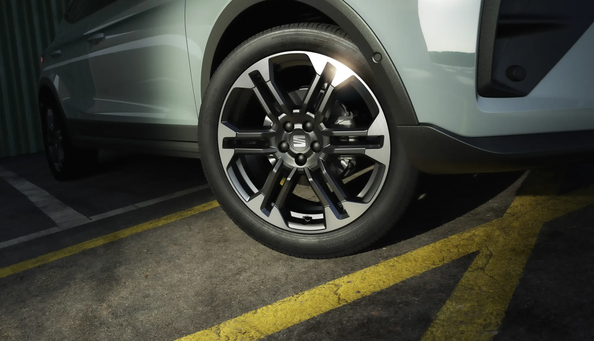 The-new-SEAT-Arona-steps-up-as-a-more-robust-urban-SUV-with-a-dynamic-character_HQ_Exterior