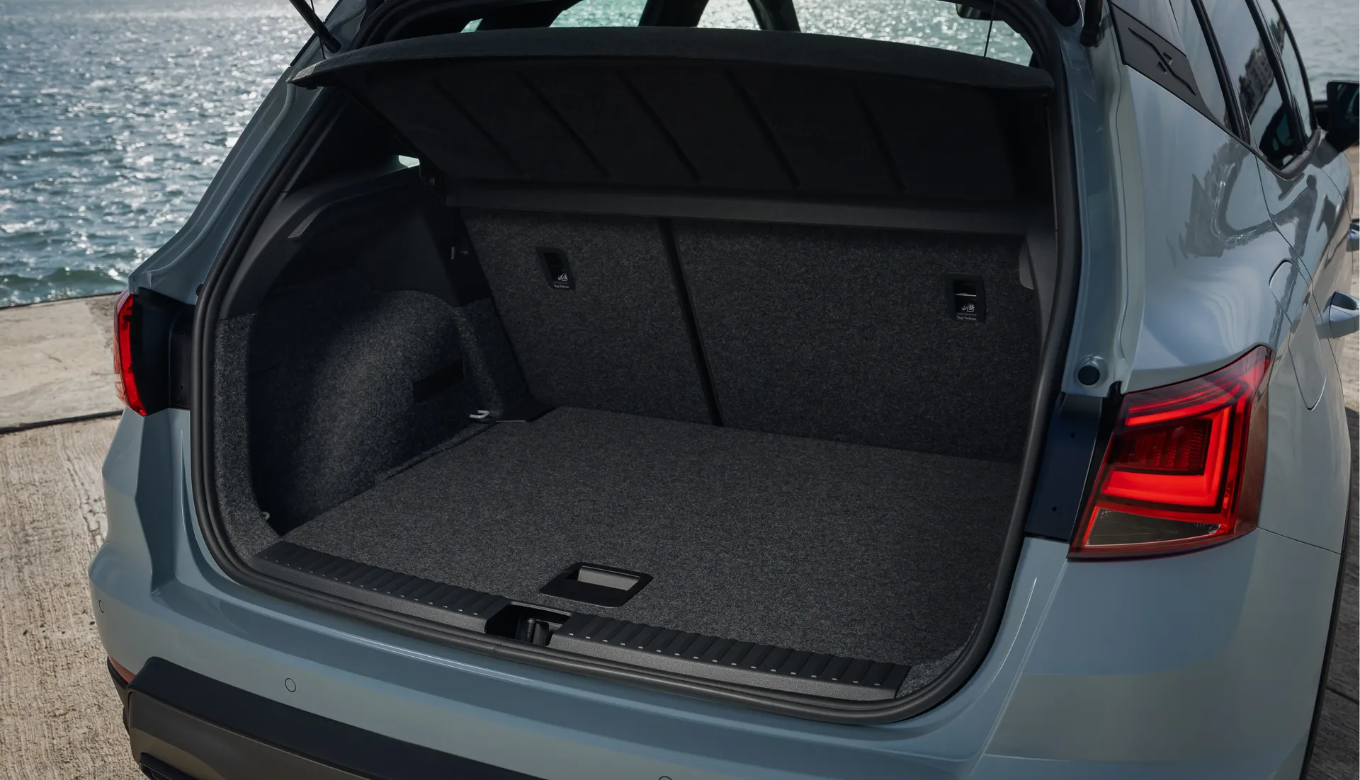 The-new-SEAT-Arona-steps-up-as-a-more-robust-urban-SUV-with-a-dynamic-character_HQ_Exterior