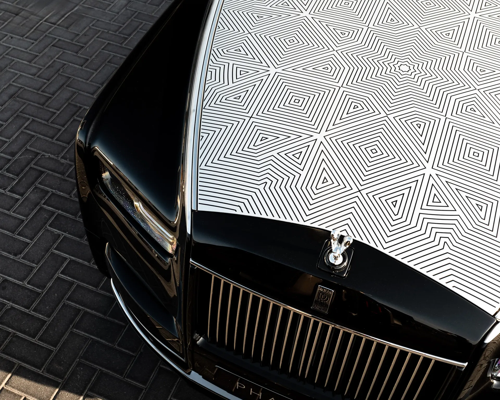 2026-Rolls-Royce-Motor-Cars-Phantom-Extended-Arabesque-One-Off-Exterior-HD