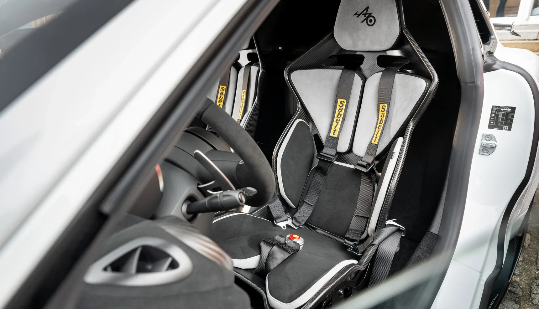 2025_ALPINE_A110R70_Interior