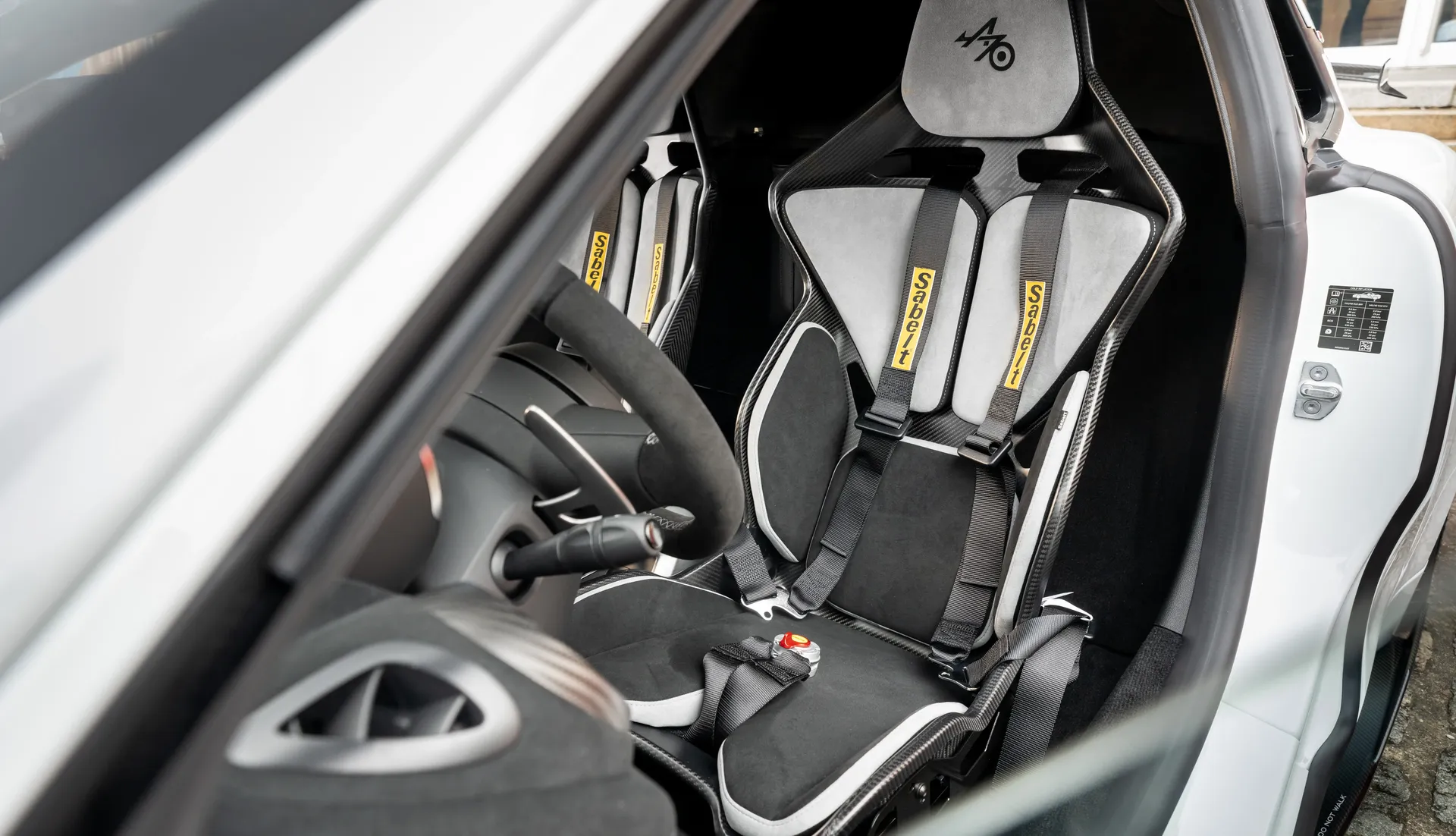 2025_ALPINE_A110R70_Interior