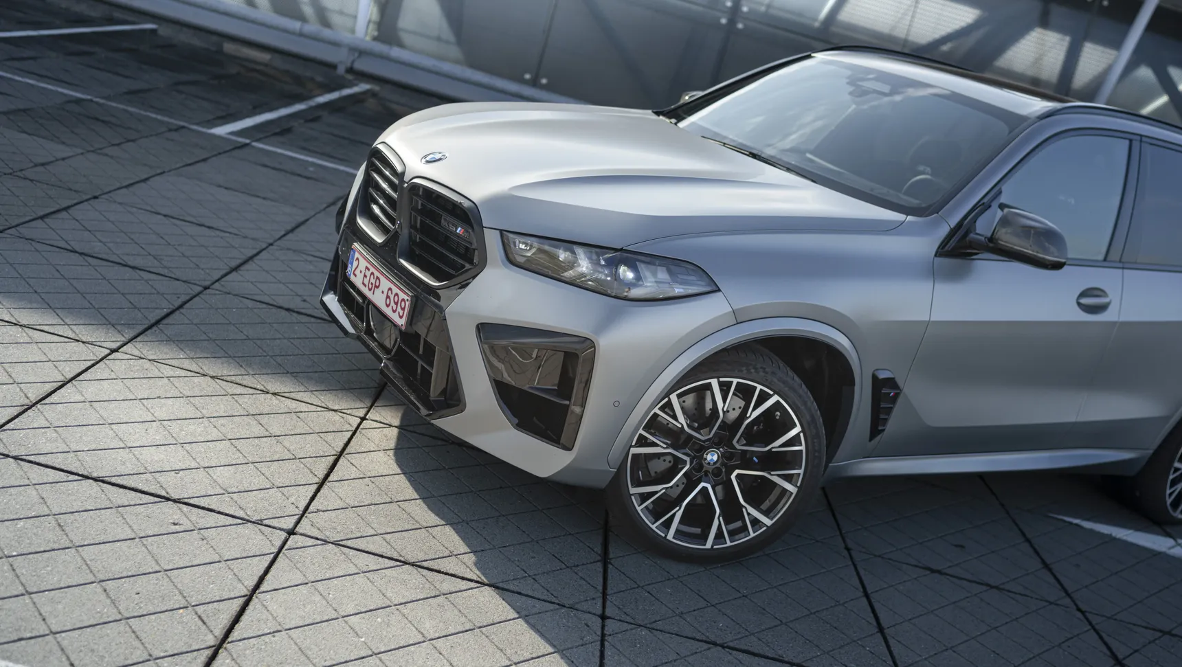 2025 BMW X5 M front 3/4 side