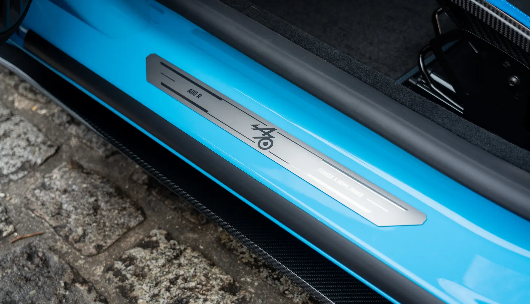 2025_ALPINE_A110R70_Interior